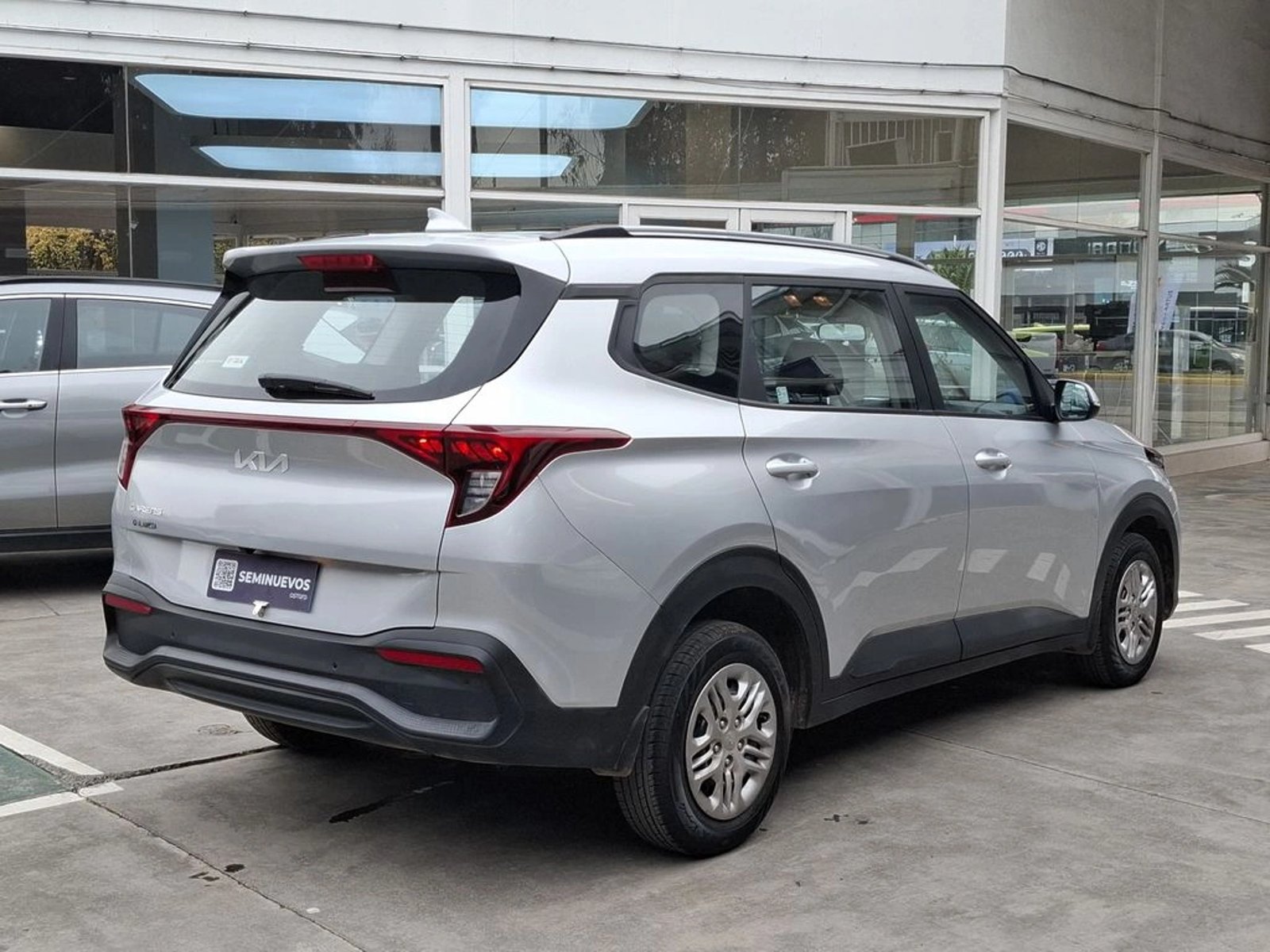 Kia CARENS 1.5L LX 4X2 6MT 5P 2025 - Imagen 8 de 20