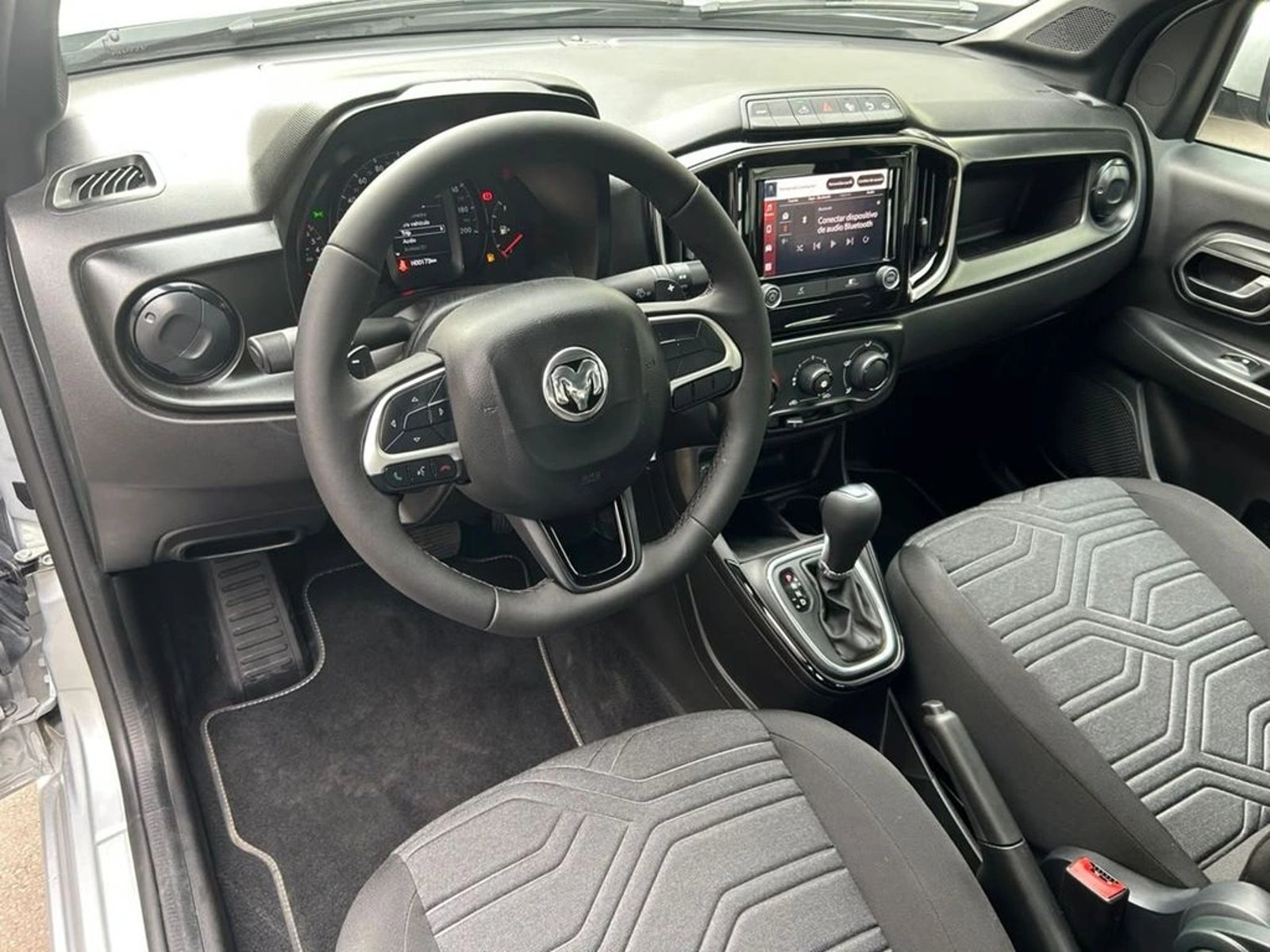 RAM 700 1.3 BIGHORN CD AT 2026 - Imagen 10 de 16