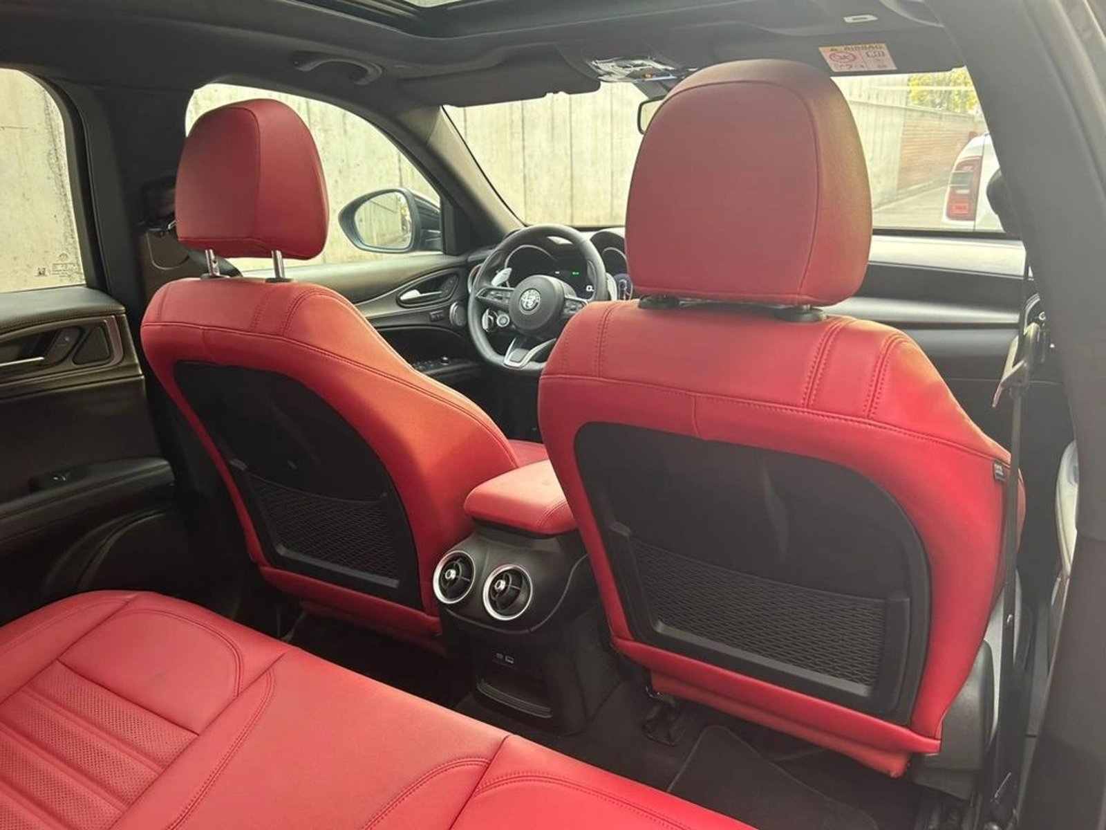 Alfa Romeo STELVIO 2.0 SUPER AWD AT 5P 2024 - Imagen 9 de 16