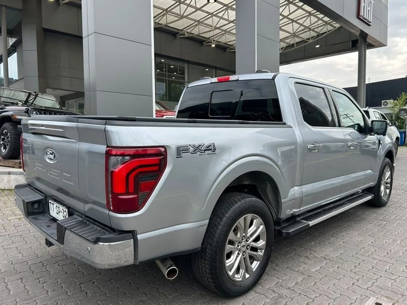Ford F-150 LARIAT LUX 4X4 5.0 AUT 2025 - Imagen 6 de 14