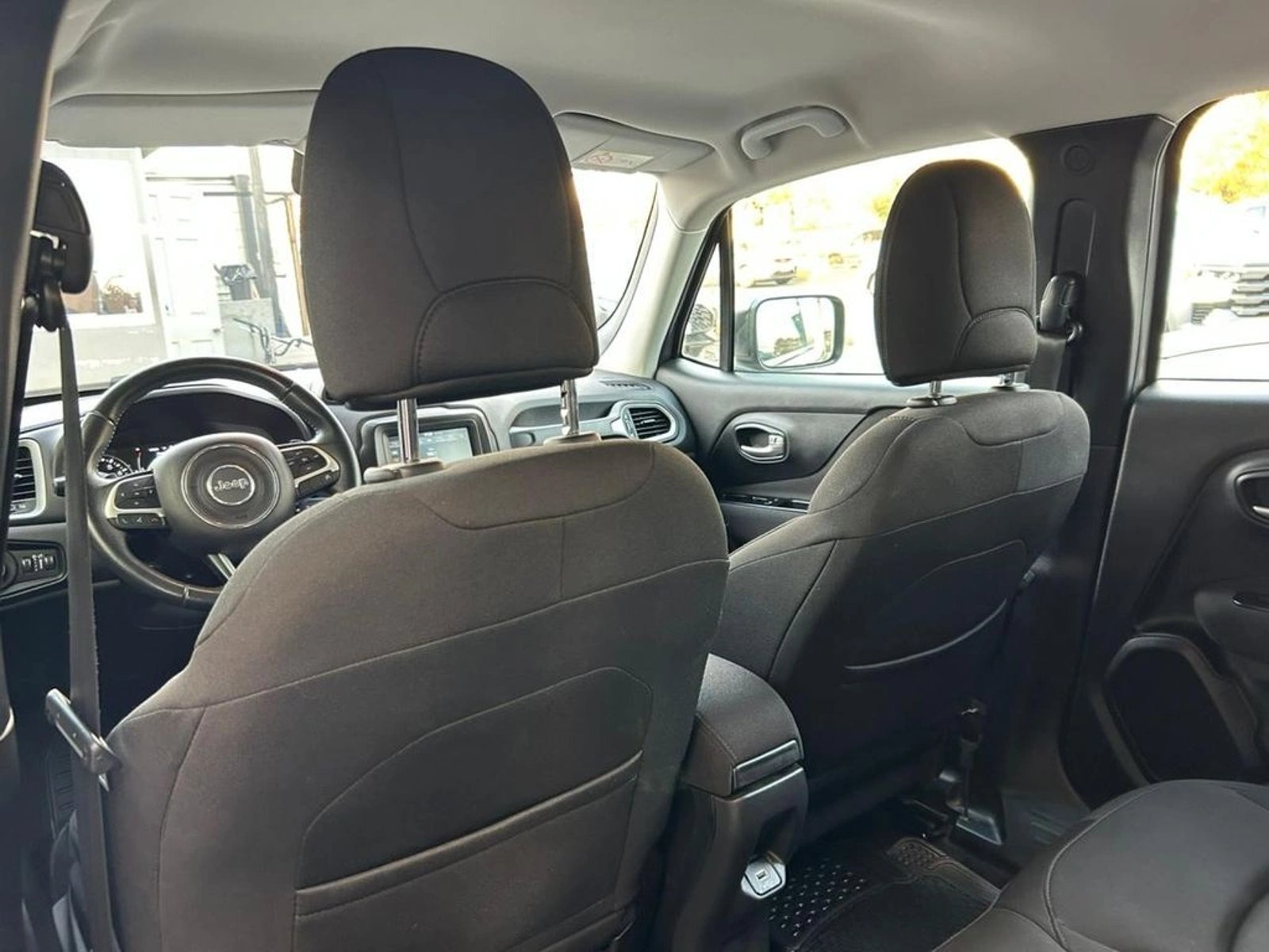 JEEP RENEGADE 1.8 SPORT LX 4X2 AT 5P 2023 - Imagen 10 de 12
