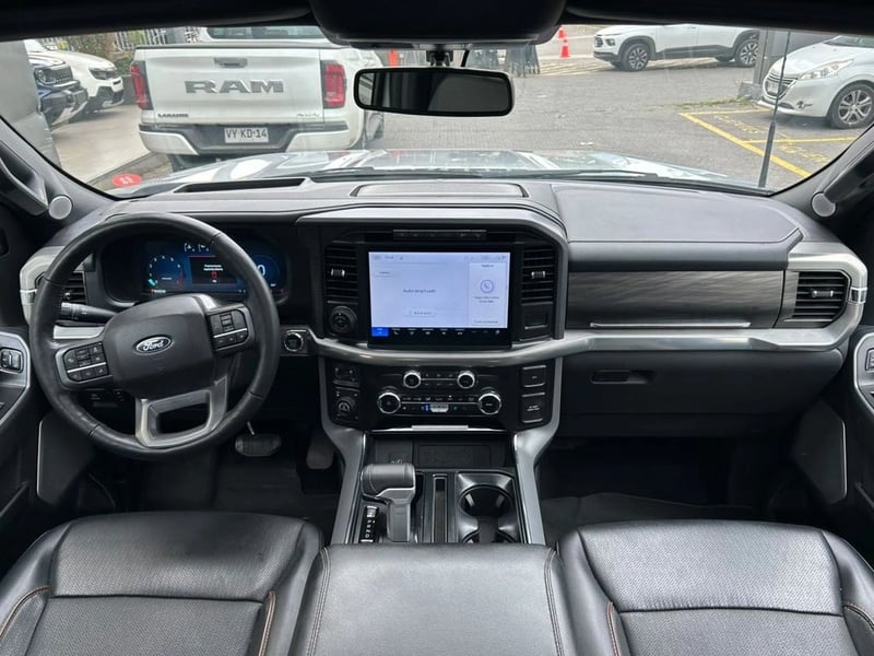 Ford F-150 LARIAT LUX 4X4 5.0 AUT 2025 - Imagen 8 de 14