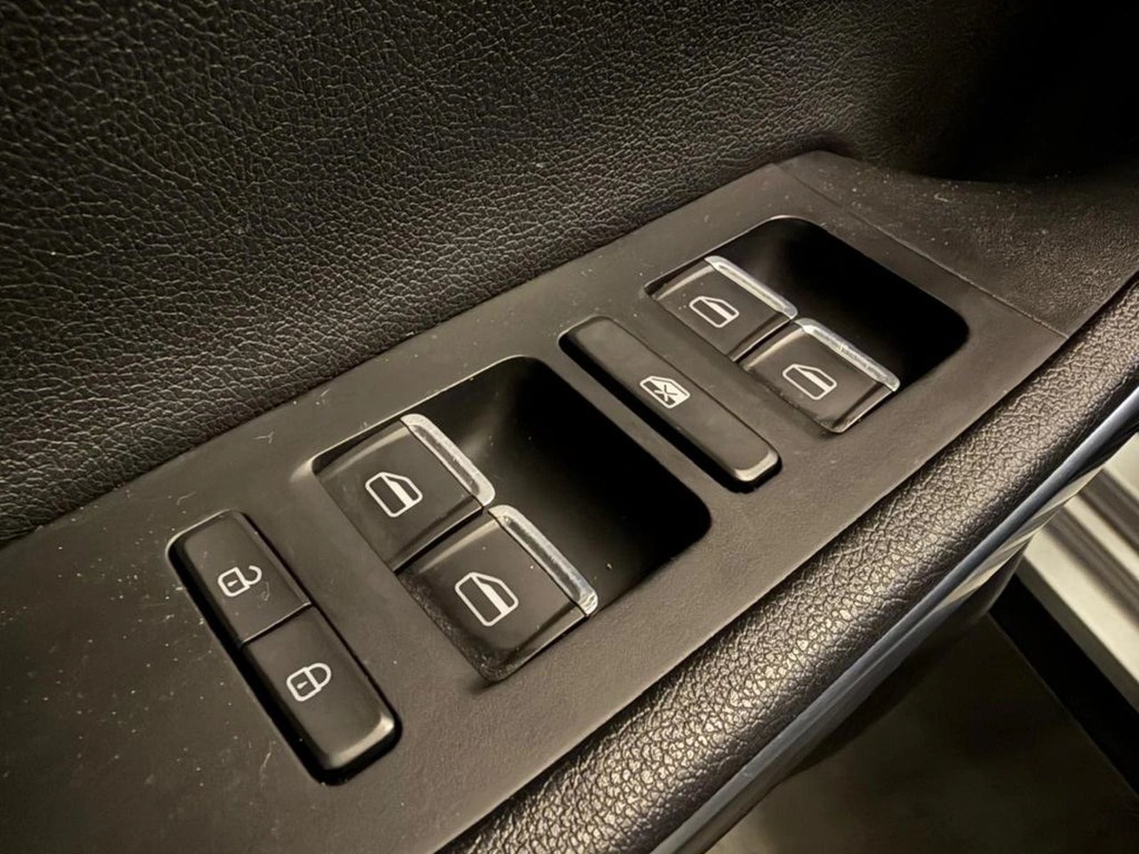 Chery TIGGO 2 1.5 VVT L 4X2 MT 5P ÚNICO DUEÑO 2022 - Imagen 10 de 16