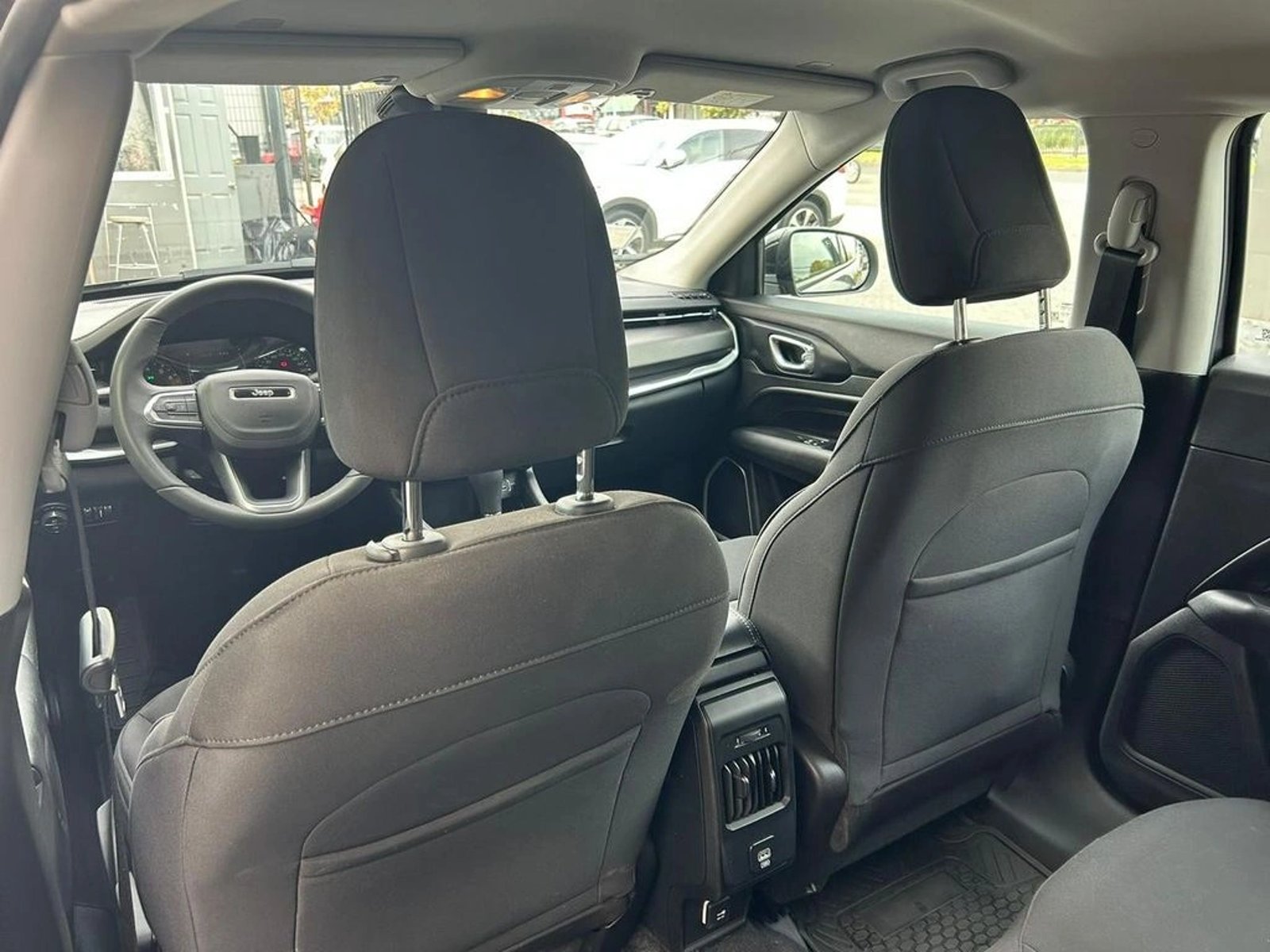 JEEP COMPASS 2023 - Imagen 13 de 17