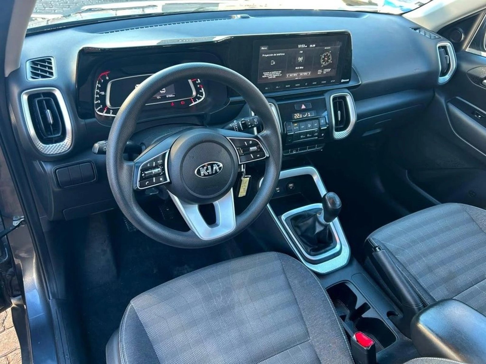 Kia SONET 1.5 EX 4X2 6MT 5P 2022 - Imagen 10 de 15