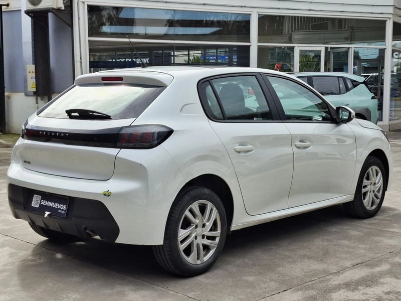 Peugeot 208 1.2 STYLE PURETECH 75 4X2 MT 5P 2023 - Imagen 8 de 20