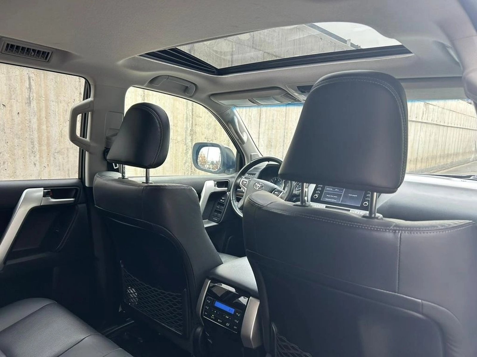 TOYOTA LAND CRUISER PRADO 4.0 PRADO VX 4X4 AT 5P 2023 - Imagen 13 de 16