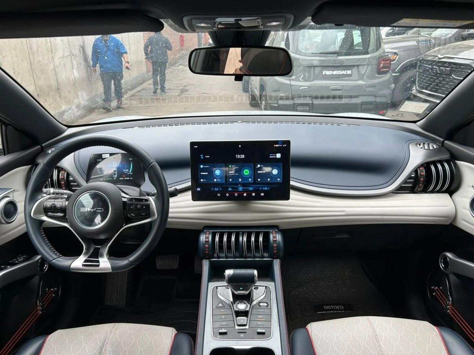 BYD YUAN PLUS ELECTRICO GL 4X2 AT 5P 2024 - Imagen 9 de 17