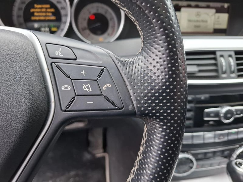 Mercedes-Benz C 250 1.8 4X2 AT 4P 2015 - Imagen 16 de 20