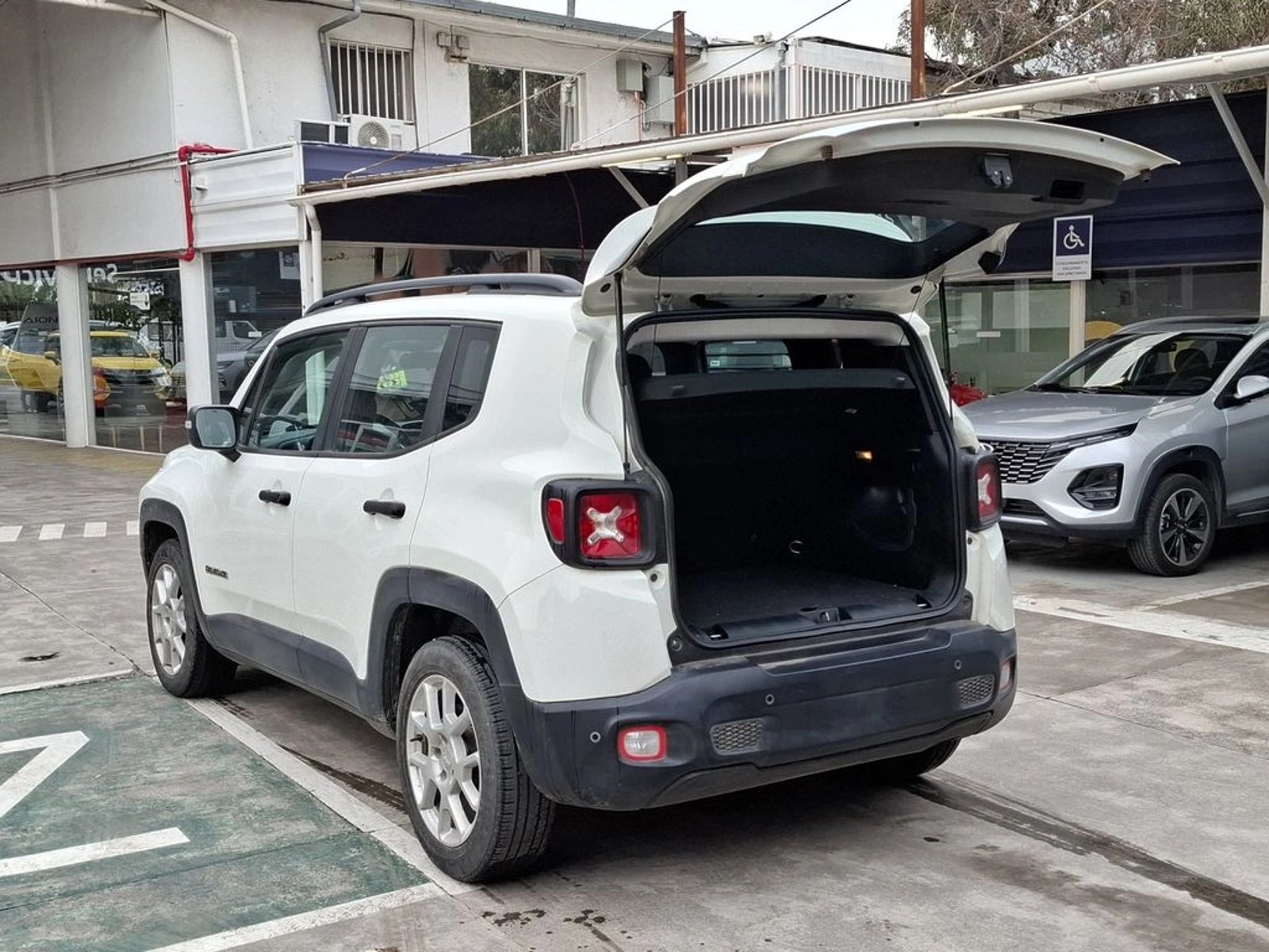 Jeep RENEGADE AT 1.8 2022 - Imagen 10 de 20