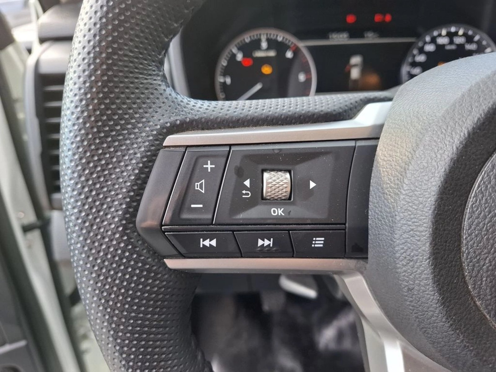 MITSUBISHI L200 2.4 DAKAR XR MT 4X4 DIESEL 2026 - Imagen 15 de 20