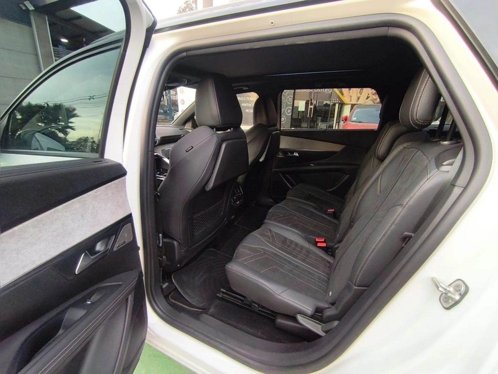 Peugeot 5008 GT LINE BLUEHDI 130 1.5 AUT DIESEL 2023 - Imagen 20 de 20