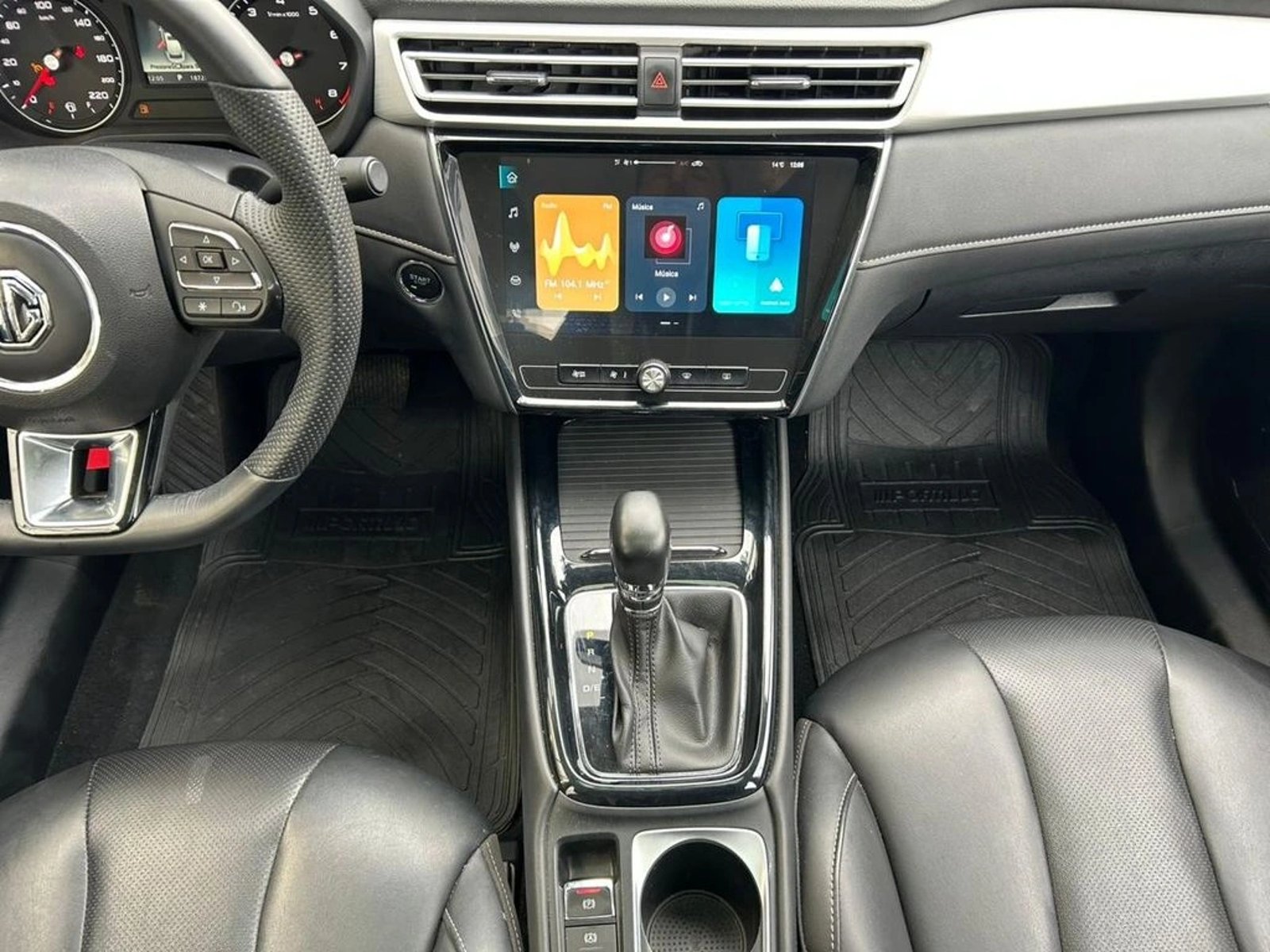 MG 5 1.5 DLX MT 2025 - Imagen 11 de 17
