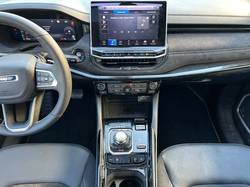 Jeep COMMANDER BLACKHAWK 4X4 2.0 AUT 2026 - Imagen 7 de 15