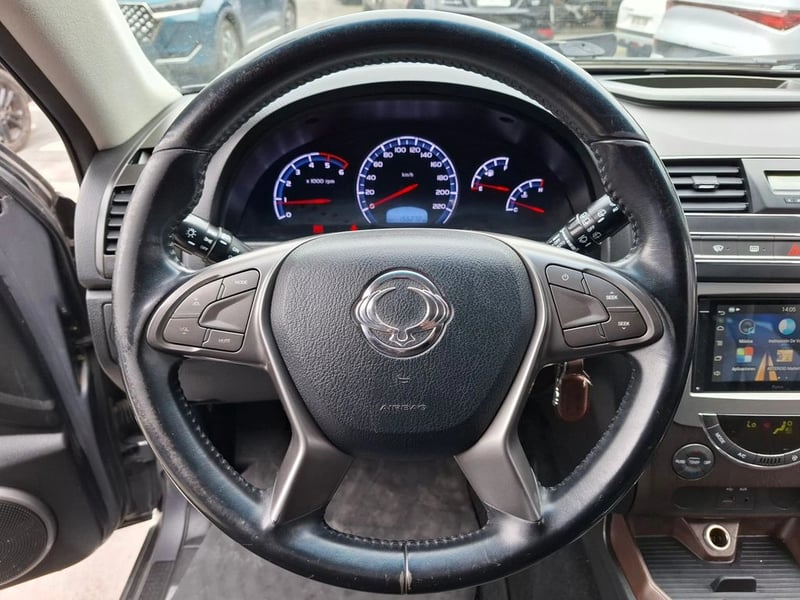 SsangYong REXTON 2.0 DIESEL 2WD MT 5P 2016 - Imagen 15 de 20