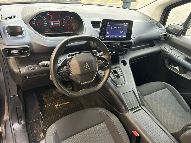 Peugeot RIFTER 1.2 ALLURE PURETECH 130 AT 2024 - Imagen 12 de 17