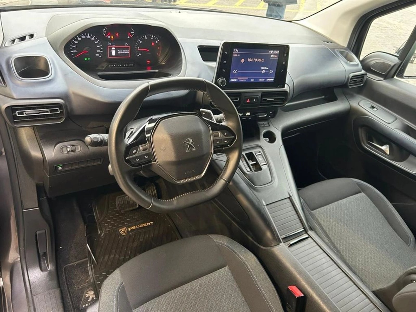 Peugeot RIFTER 1.2 ALLURE PURETECH 130 AT 2024 - Imagen 12 de 17