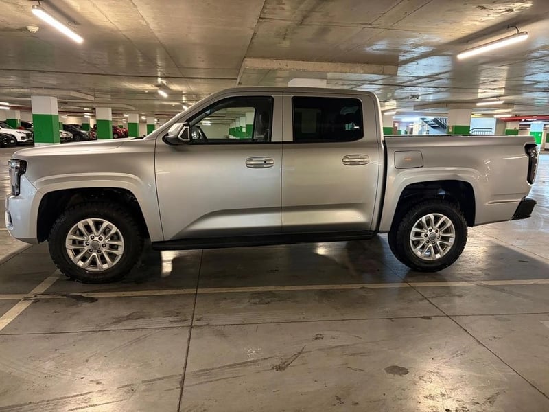 JMC GRAND AVENUE 2.3T DIESEL 4X4 DOB. CAB. AT 4P 2024 - Imagen 8 de 16