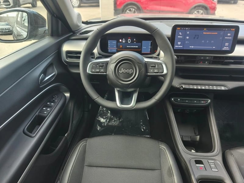 Jeep AVENGER SUMMIT 1.2 HEV 2025 - Imagen 15 de 18