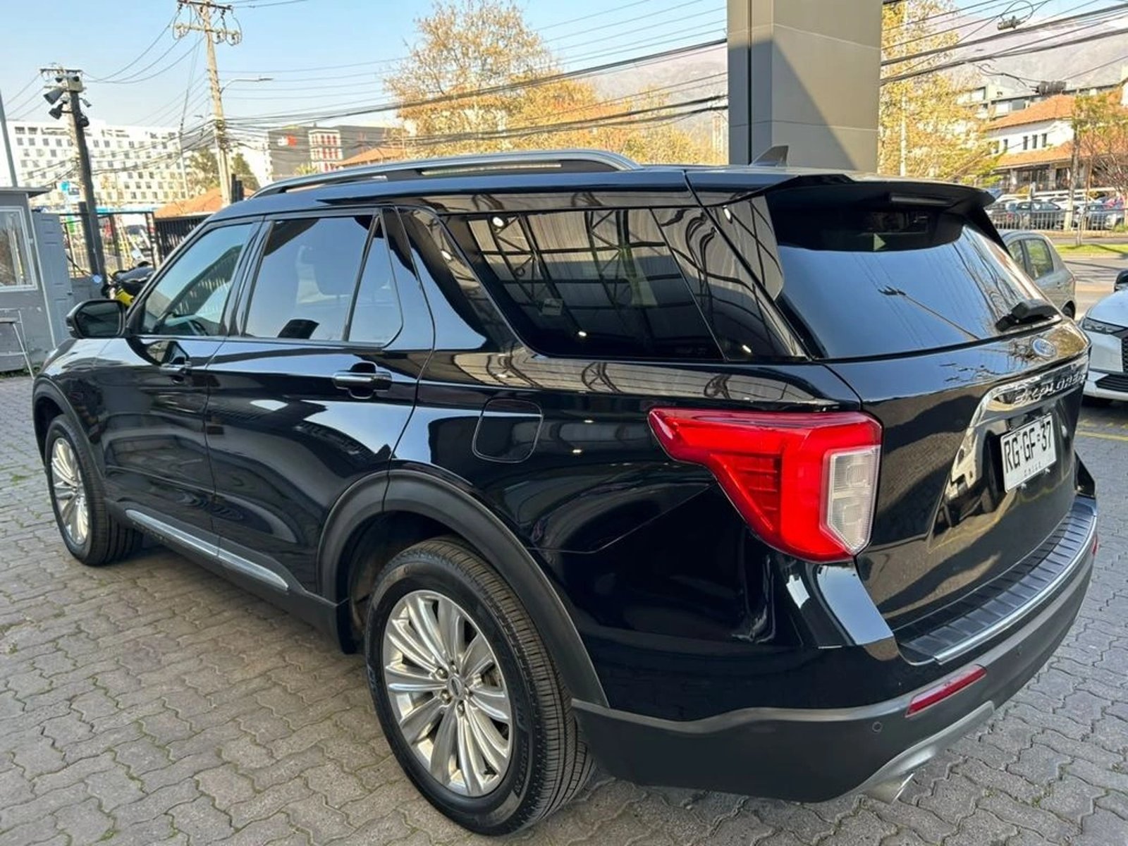 Ford EXPLORER LIMITED 4X4 2.3 AUT 2022 - Foto 4 de 15