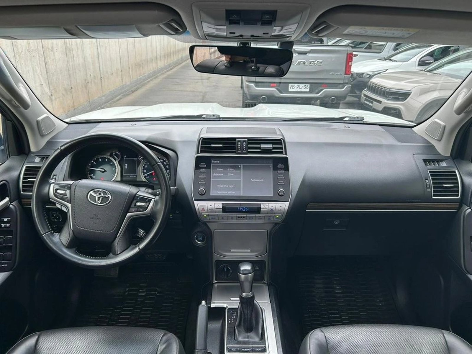 TOYOTA LAND CRUISER PRADO 4.0 PRADO VX 4X4 AT 5P 2023 - Imagen 10 de 16