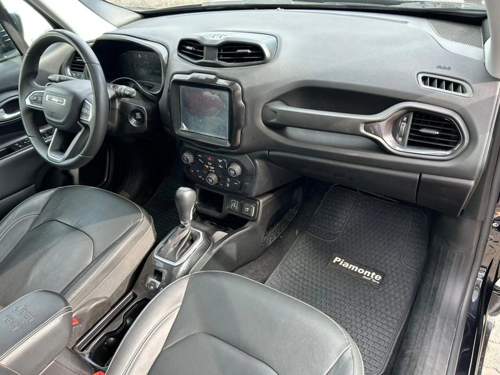 Jeep RENEGADE 1.3T LONGITUDE 4X2 AT 5P 2023 - Imagen 9 de 11