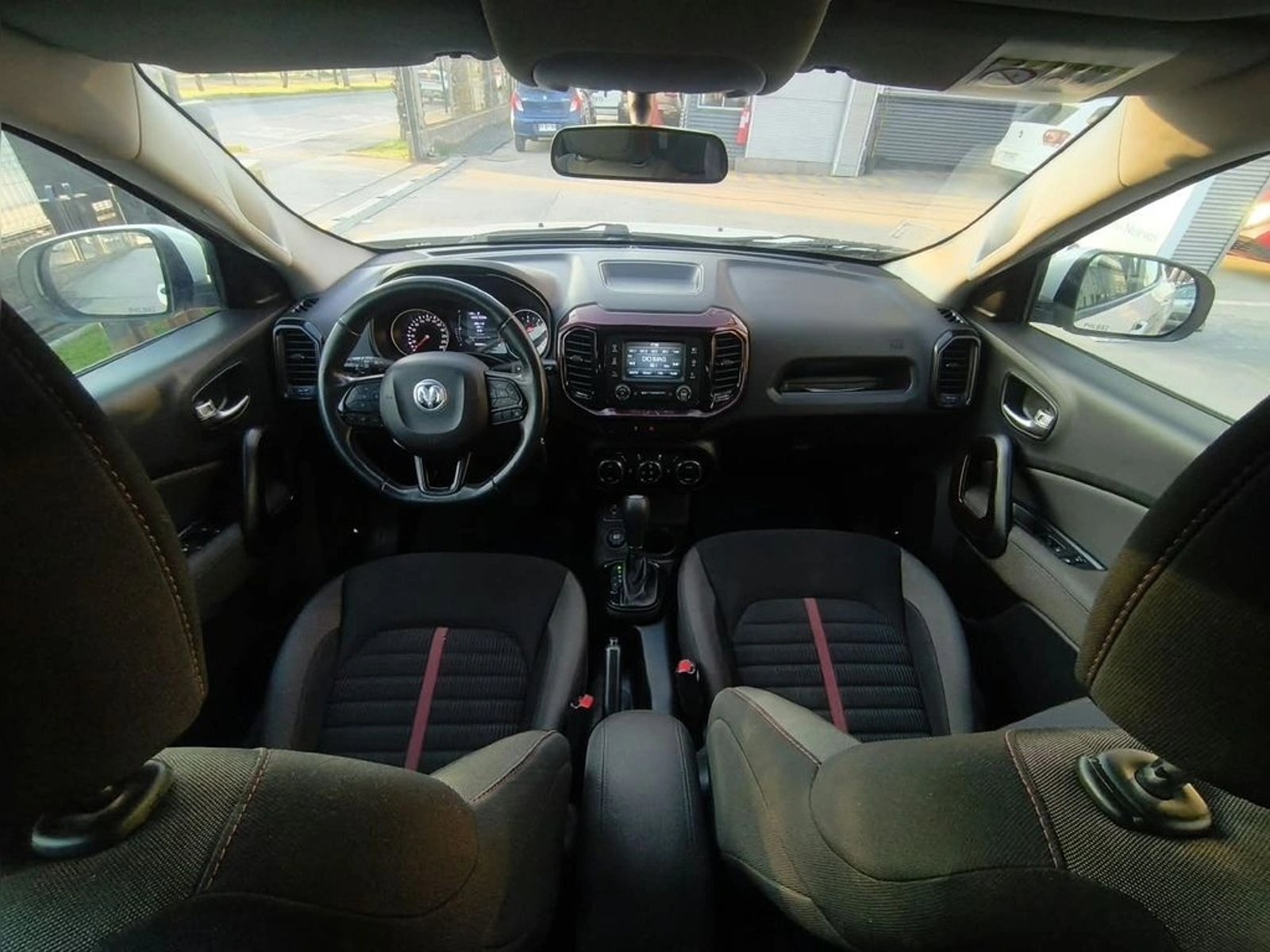 RAM 1000 BIG HORN DCAB 1.8 AUT 2021 - Imagen 11 de 20