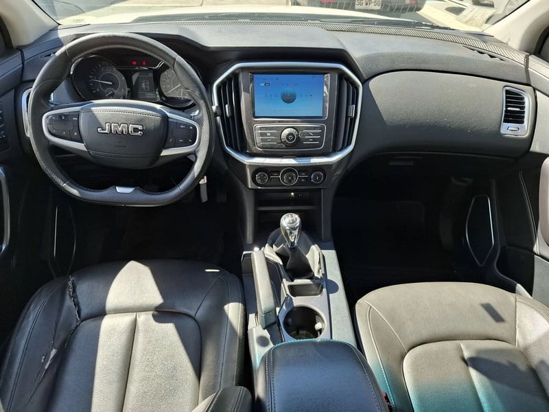 JMC VIGUS 2.4 PLUS DIESEL 4X2 MT 4P 2022 - Imagen 13 de 20