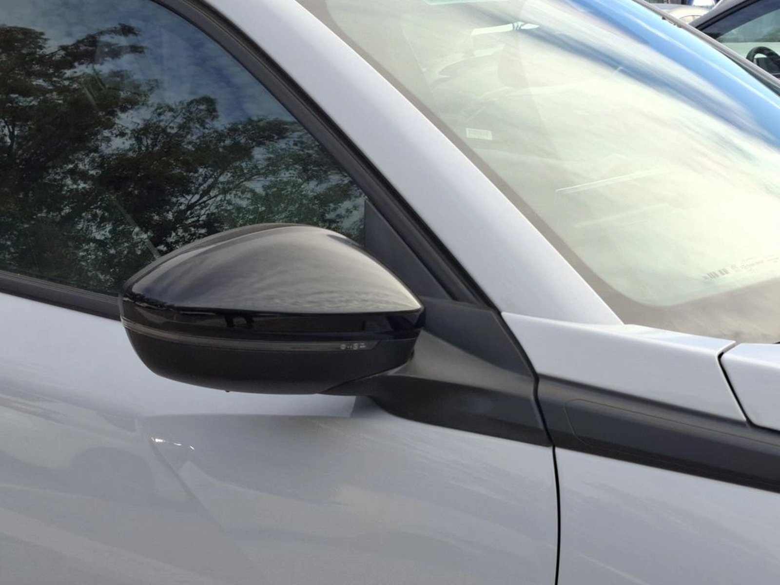 PEUGEOT 2008 1.2 ALLURE PACK PURETECH 130 4X2 AT 5P 2024 - Imagen 6 de 20