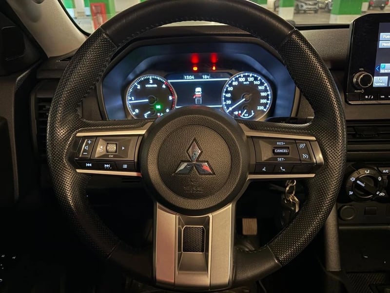 Mitsubishi L200 KATANA XRT 4X4 2.4 2024 - Imagen 12 de 16