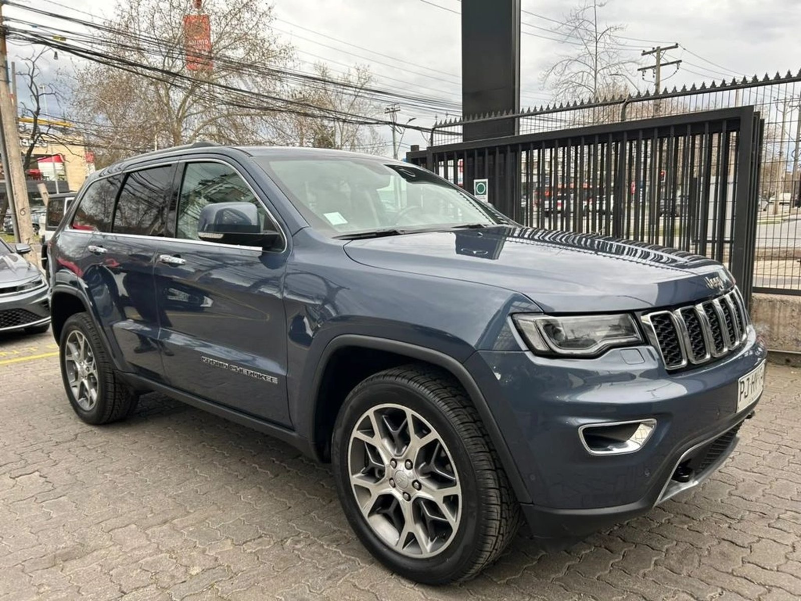 Jeep GRAND CHEROKEE 3.6 LIMITED 4WD AT 5P 2021 - Imagen 4 de 17