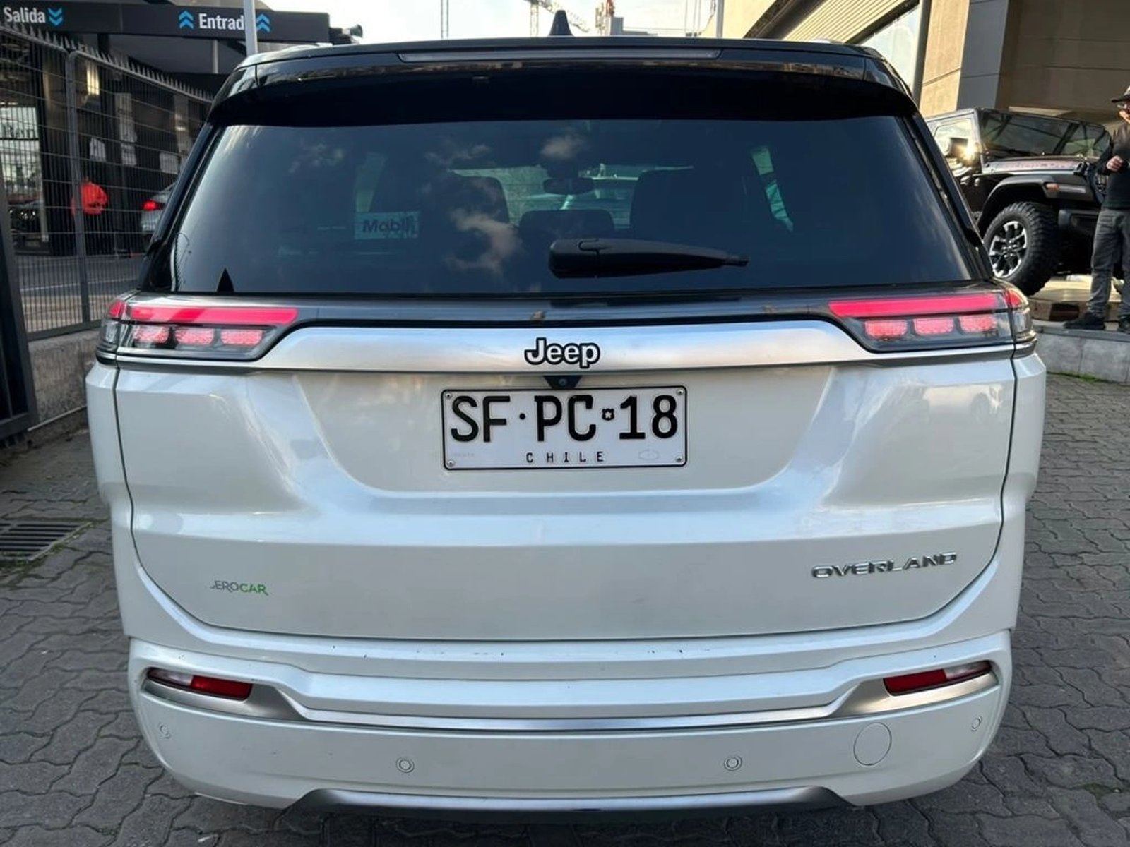 Jeep COMMANDER OVERLAND 1.3 AUT 2023 - Foto 5 de 16