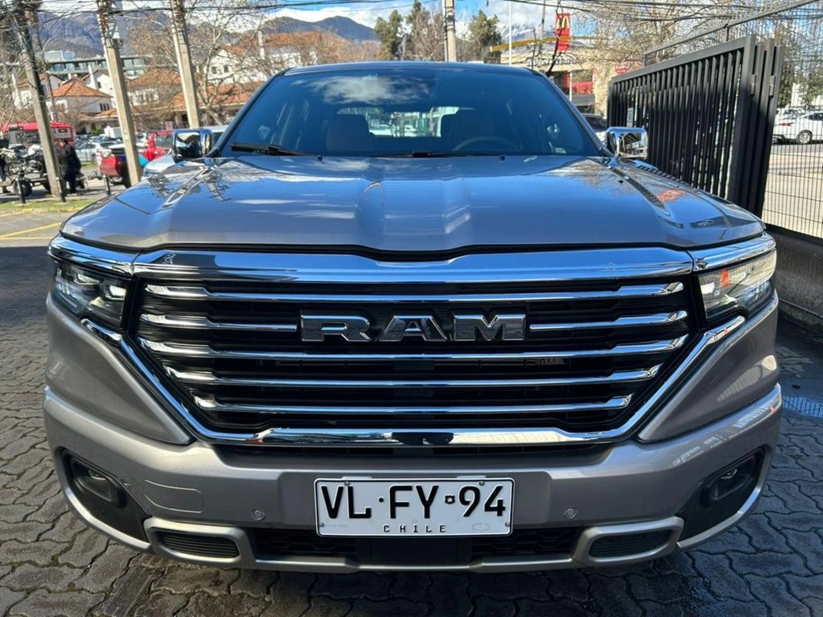 RAM RAMPAGE DS LARAMIE 4X4 2.0 AUT 2026 - Foto 3 de 17