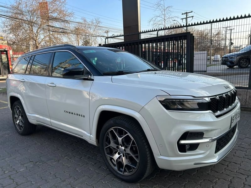 Jeep COMMANDER OVERLAND 1.3 AUT 2023 - Imagen 3 de 16