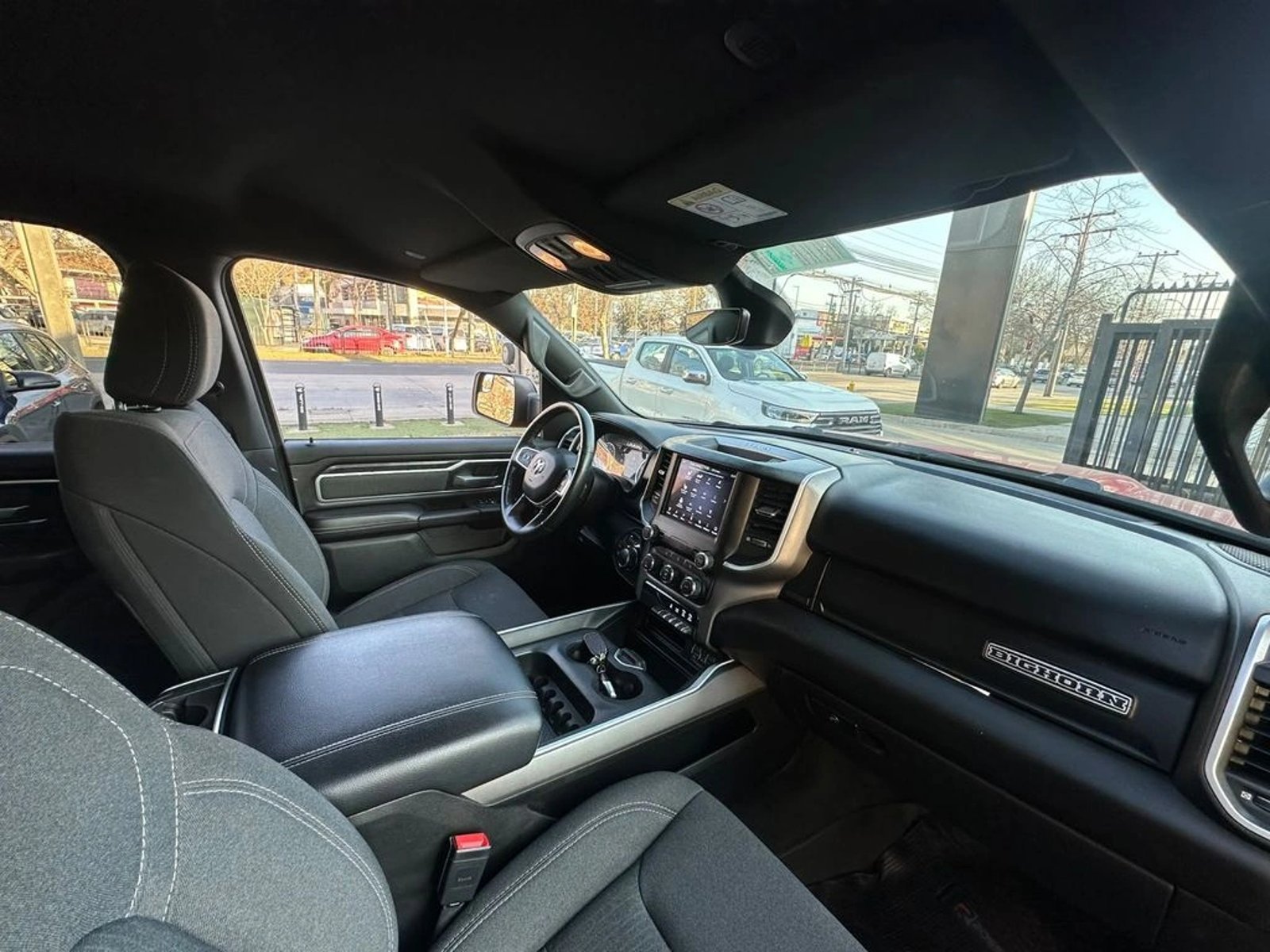 RAM 1500 BIG HORN CREW CAB 4X4 3.6 AUT 2022 - Imagen 13 de 17
