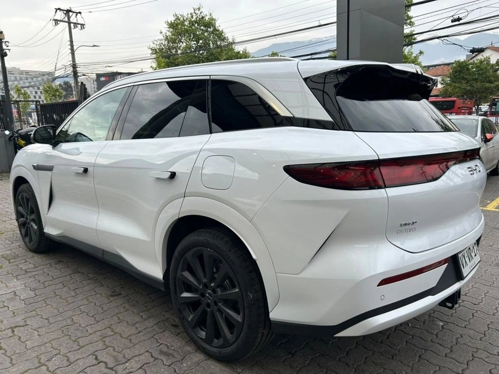BYD ATTO 8 1.5T GS DM-I PHEV AWD AT 5P 2026 - Foto 4 de 15