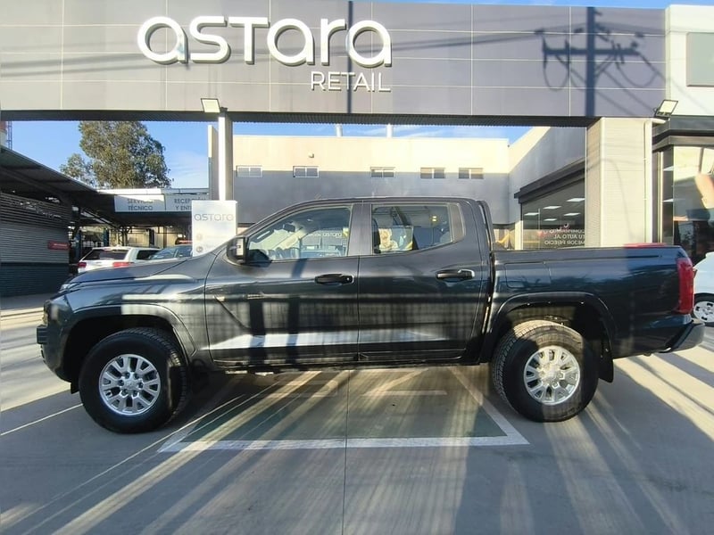 Mitsubishi L200 KATANA XRT 2.5 MT 4X4 2024 - Imagen 8 de 20