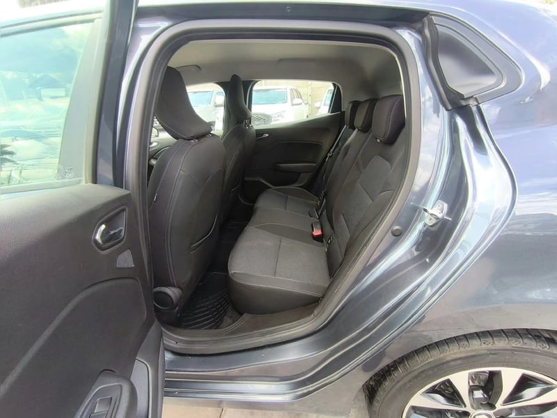 Renault CLIO IV INTENS 1.0T MT 2023 - Imagen 12 de 20
