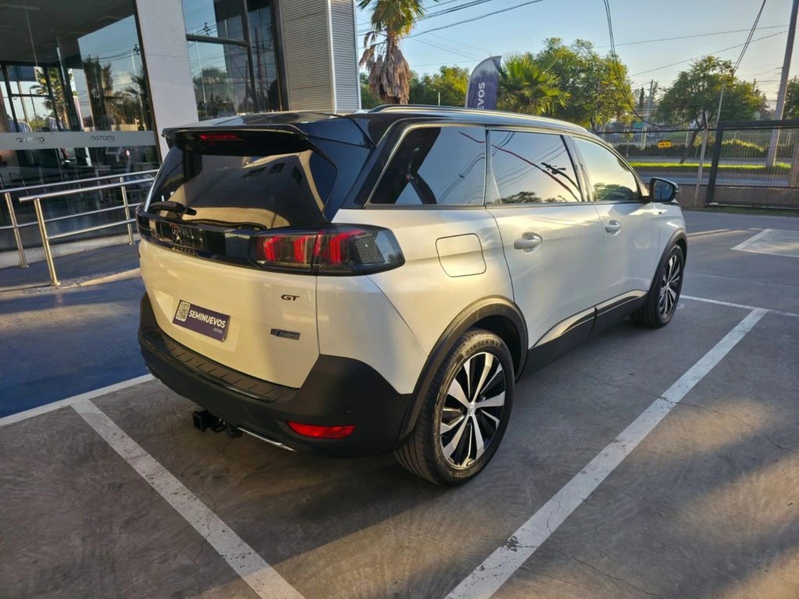 PEUGEOT 5008 2023 - Imagen 6 de 20