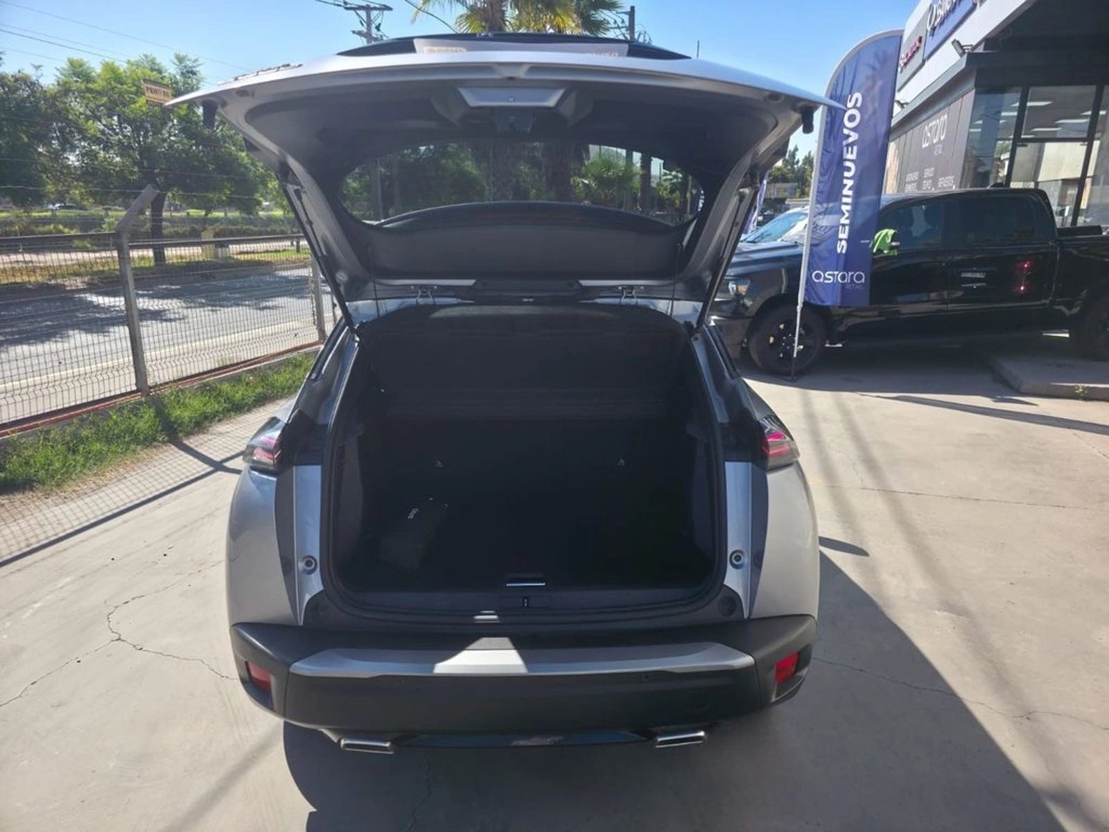 PEUGEOT 2008 2024 - Imagen 8 de 20