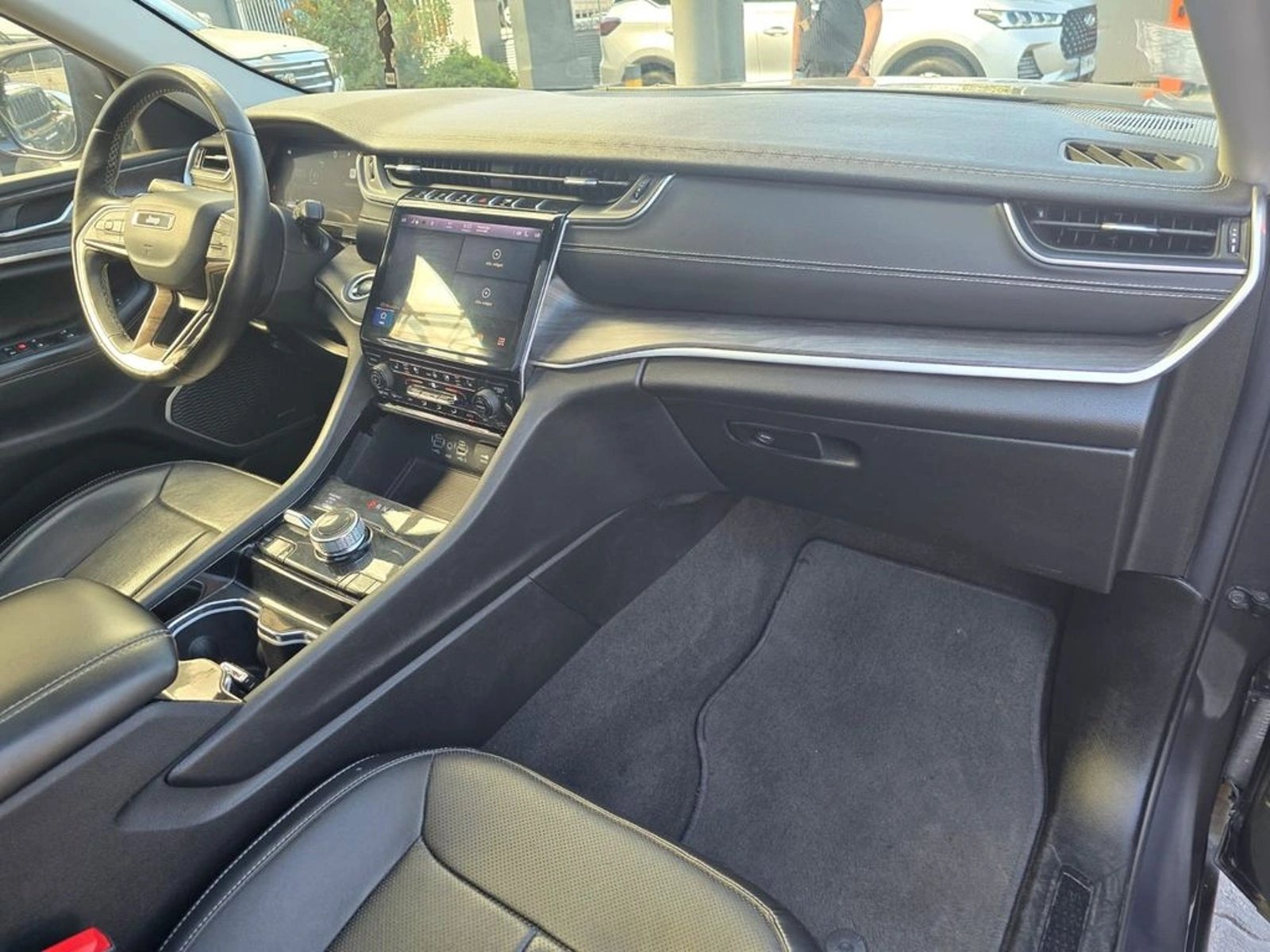 JEEP GRAND CHEROKEE 2023 - Imagen 11 de 20