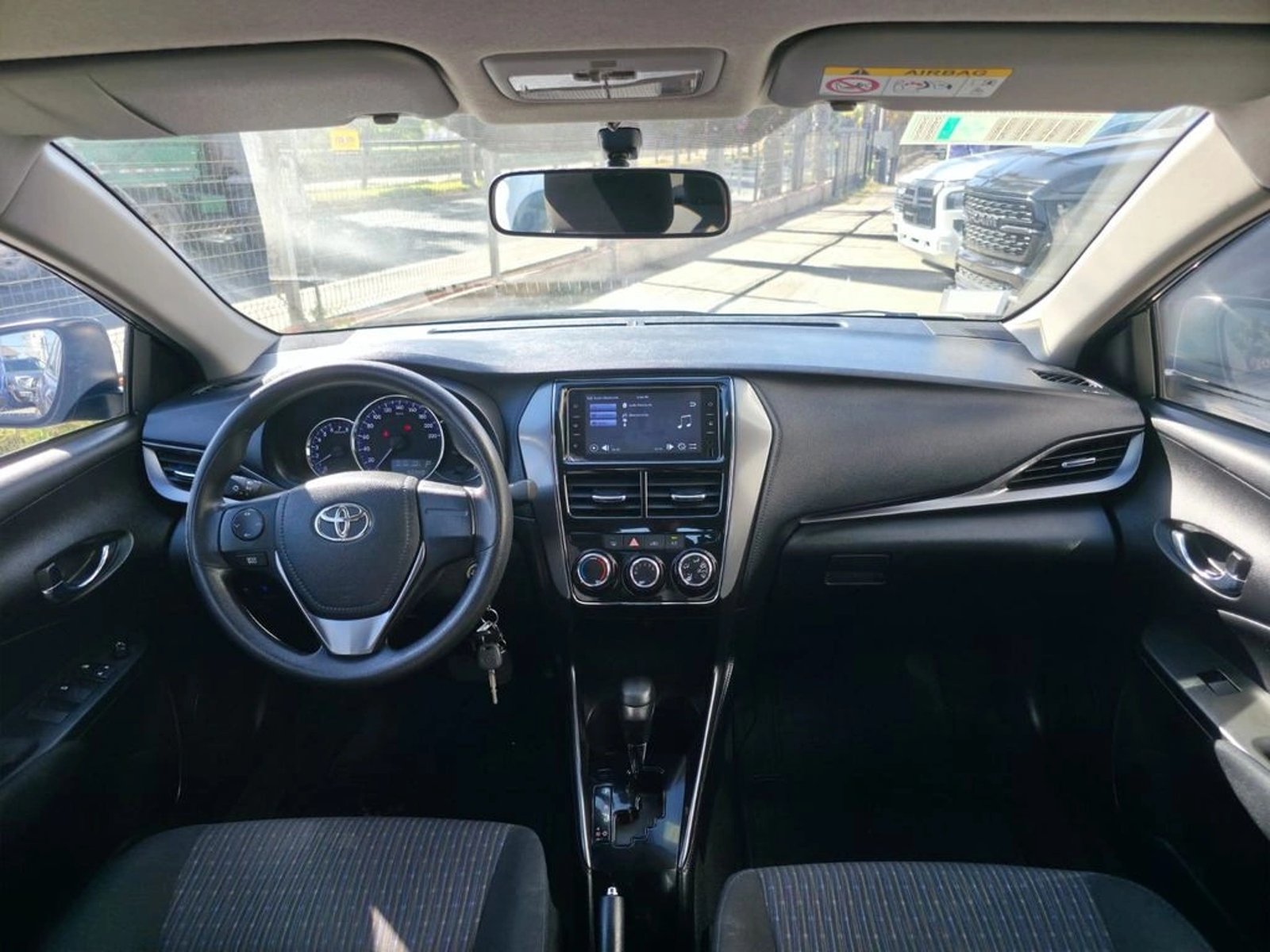 TOYOTA YARIS 2022 - Imagen 12 de 20