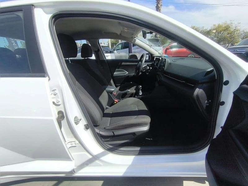 Hyundai ACCENT 1.5 PLUS MT 2026 - Imagen 18 de 20