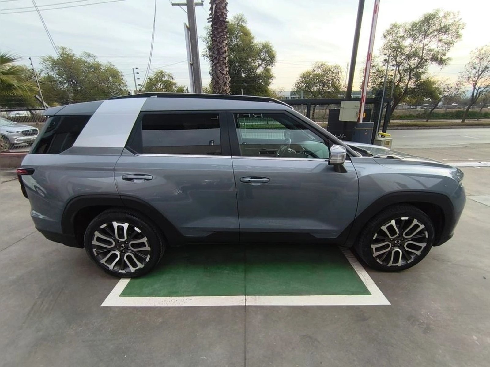 SsangYong TORRES LIMITED 1.5T AT 4X4 2024 - Imagen 11 de 20