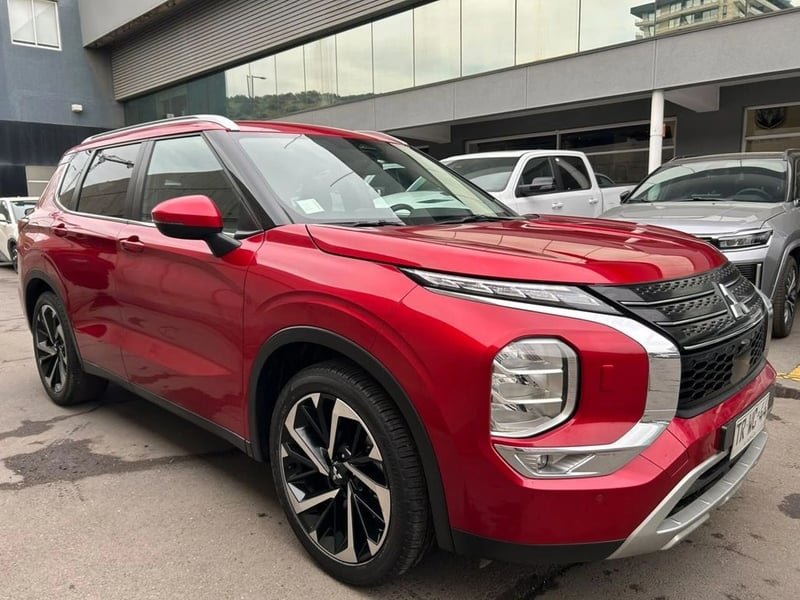 Mitsubishi OUTLANDER GLX 2.5 AUT 2024 - Imagen 3 de 16