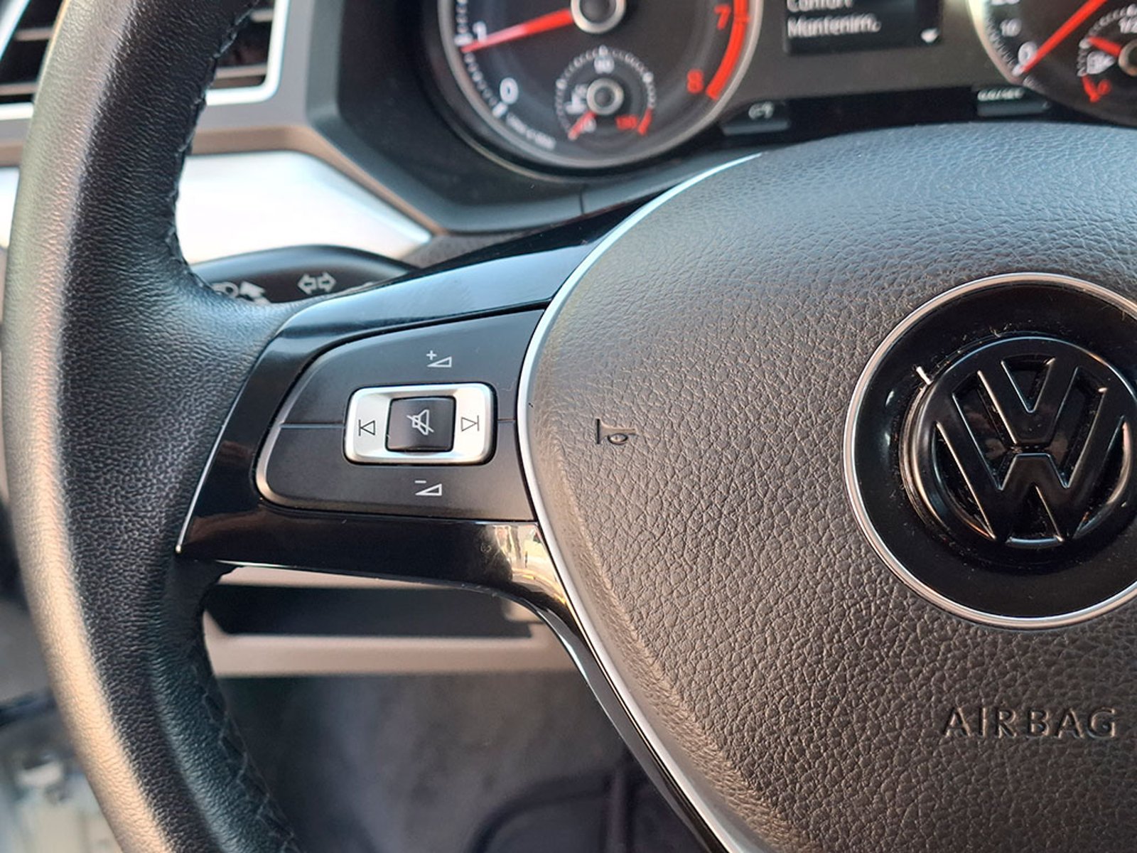 VOLKSWAGEN GOL 1.6 Highline HB MT 5P 2023 - Imagen 12 de 20