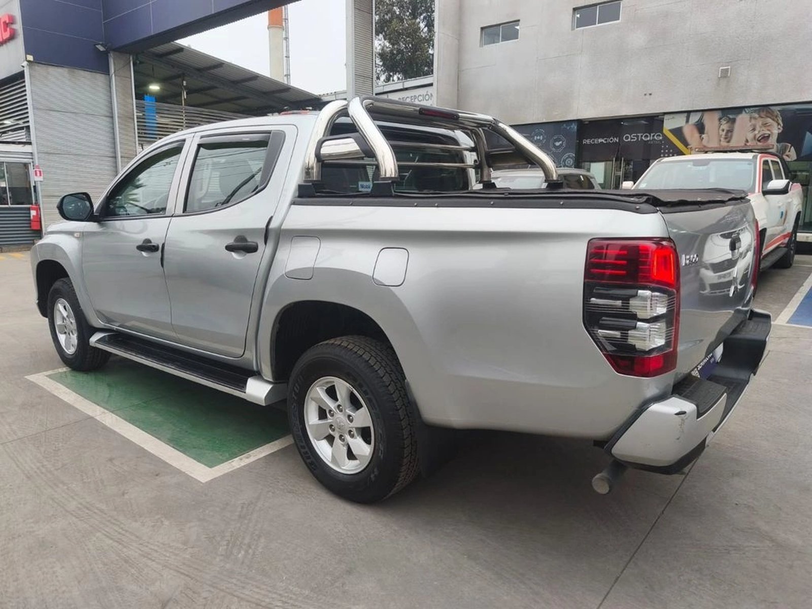 Mitsubishi L200 L200 WORK 2.2 4X2 MT 2024 - Imagen 10 de 20