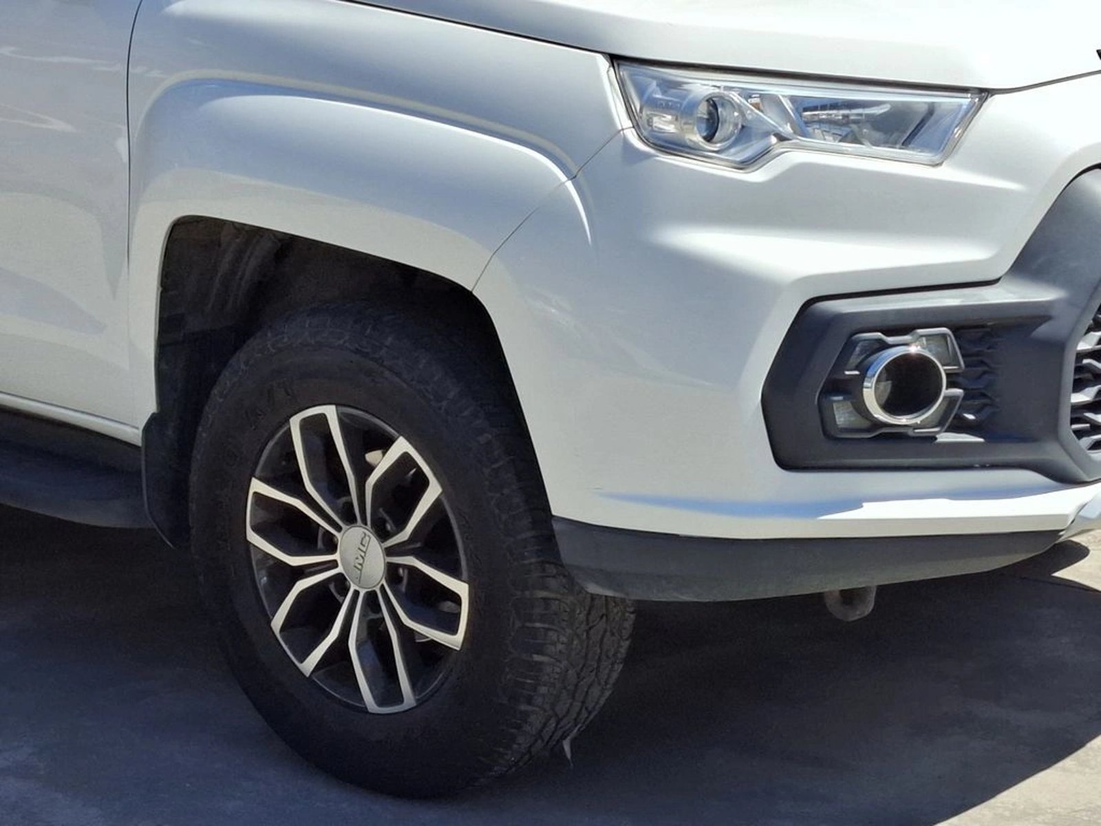JMC VIGUS 2.4 PLUS DIESEL 4X2 MT 4P 2022 - Foto 4 de 20