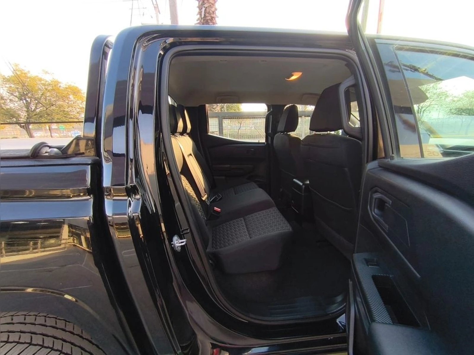 Mitsubishi L200 WORK XR 2.4 4X2 MT 2025 - Imagen 18 de 20