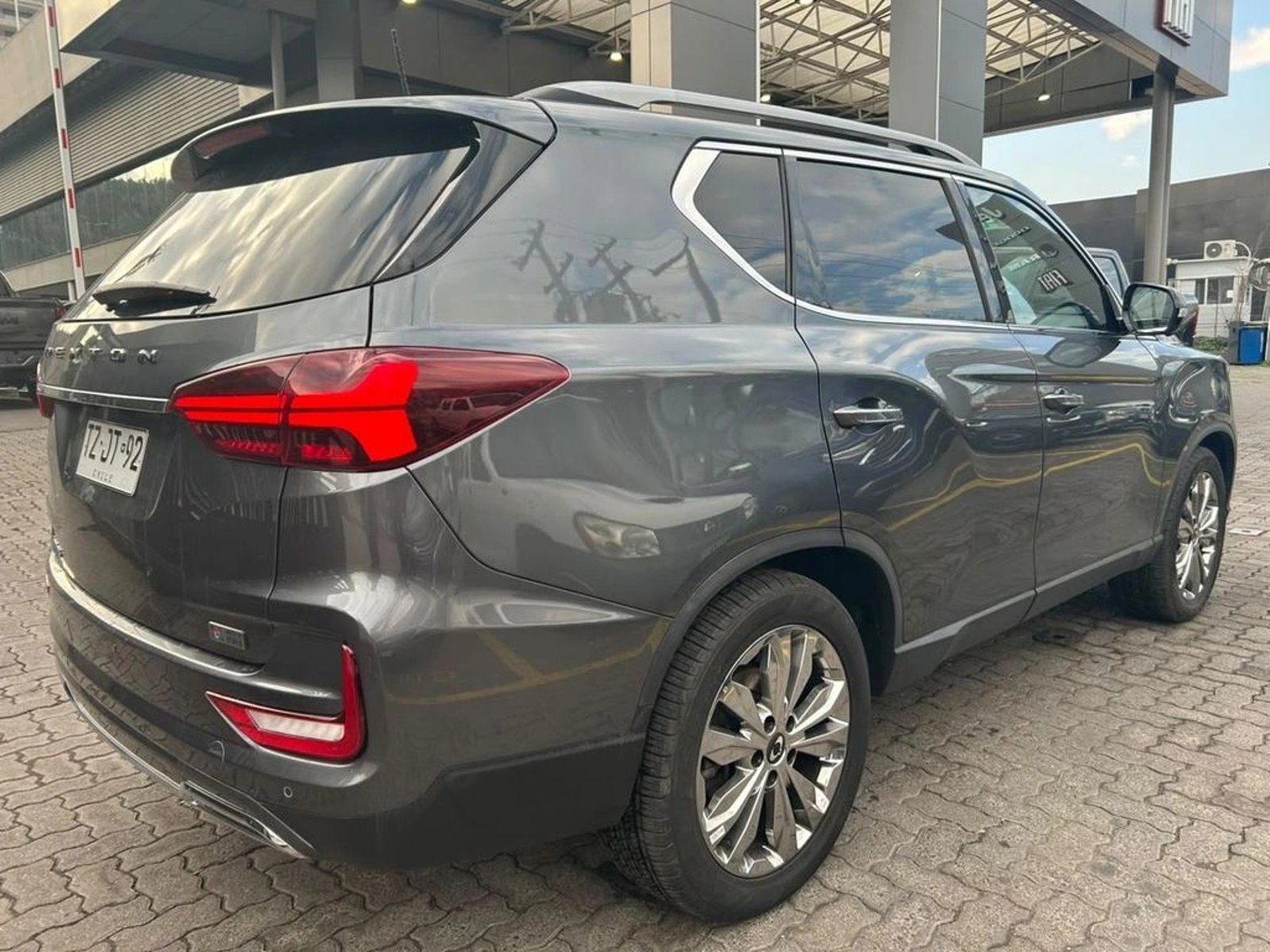 SsangYong REXTON 2.2 LIMITED PLUS AT 4X4 DIESEL 2025 - Imagen 6 de 16